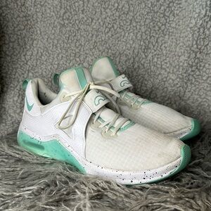 NIKE AIR MAX Women's White and Mint Athletic Shoes - Used